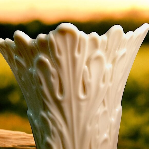 Lenox Woodland Collection Porcelain Vase Embossed Retro Elegance Charm Set-2 - Picture 5 of 8